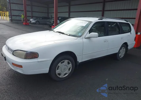 1996 Toyota Camry Le z USA, uszkodzony, nr VIN 4T1EF12K4TU139890